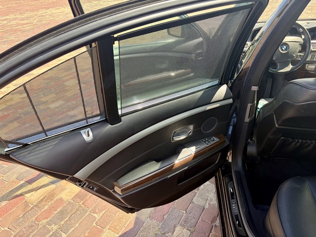 2007 BMW 750i - $6,495