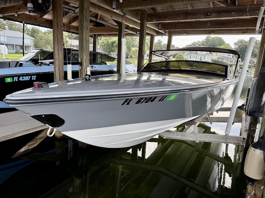1989 Donzi 22 Classic - $49,995