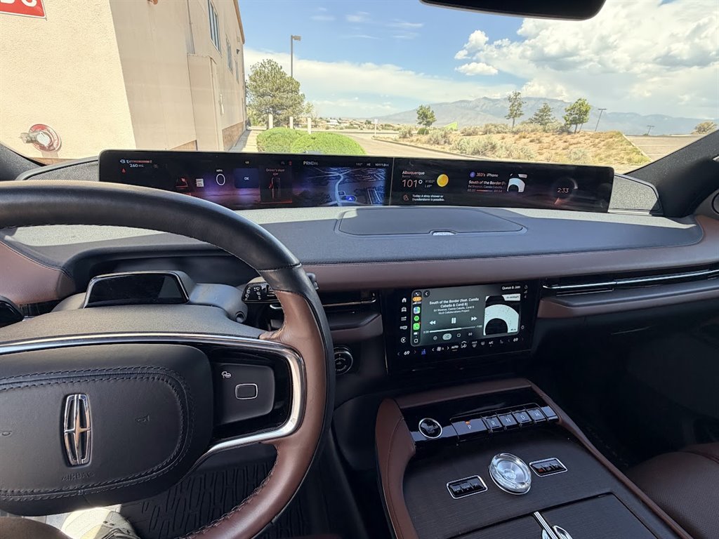 2025 Lincoln Navigator - $79,900
