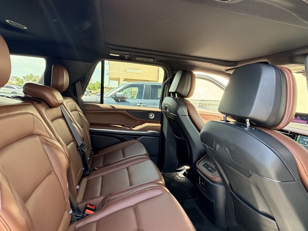 2025 Lincoln Navigator - $79,900