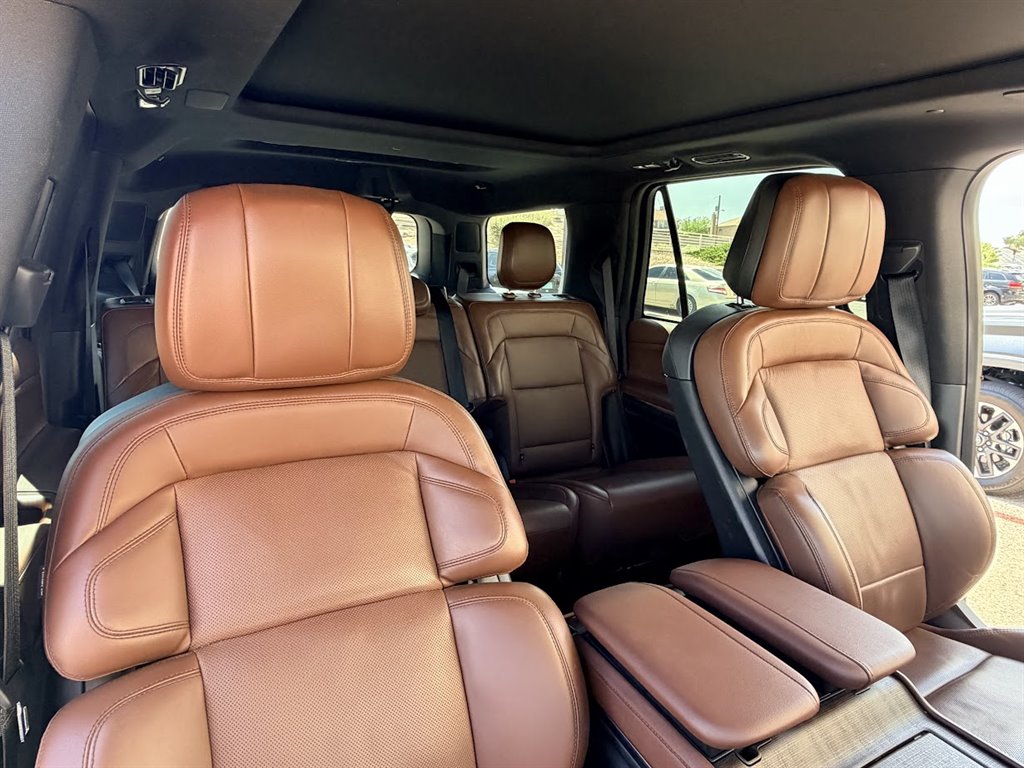 2025 Lincoln Navigator - $79,900