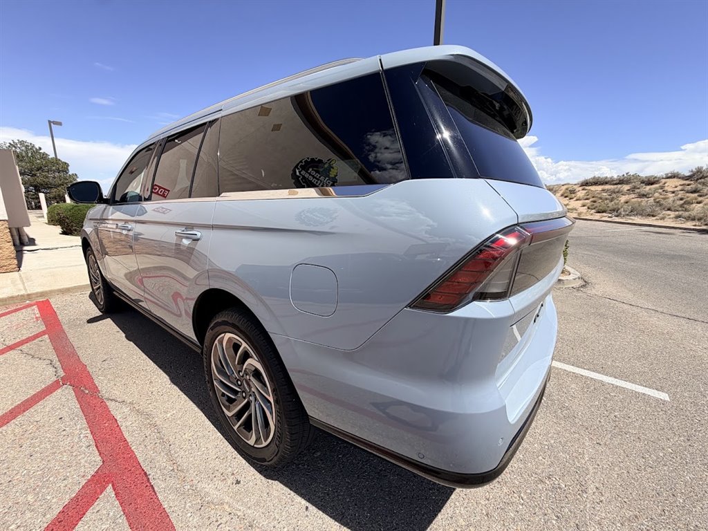 2025 Lincoln Navigator - $79,900