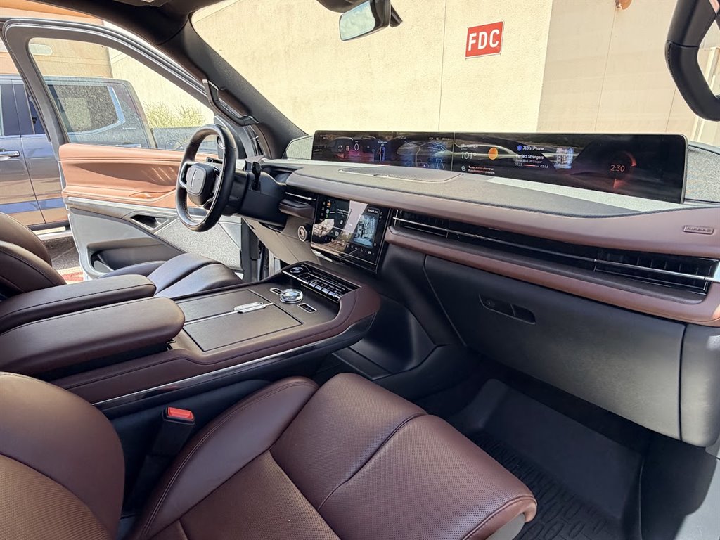 2025 Lincoln Navigator - $79,900