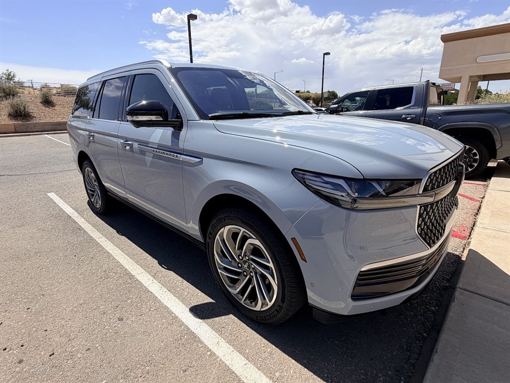 2025 Lincoln Navigator - $79,900