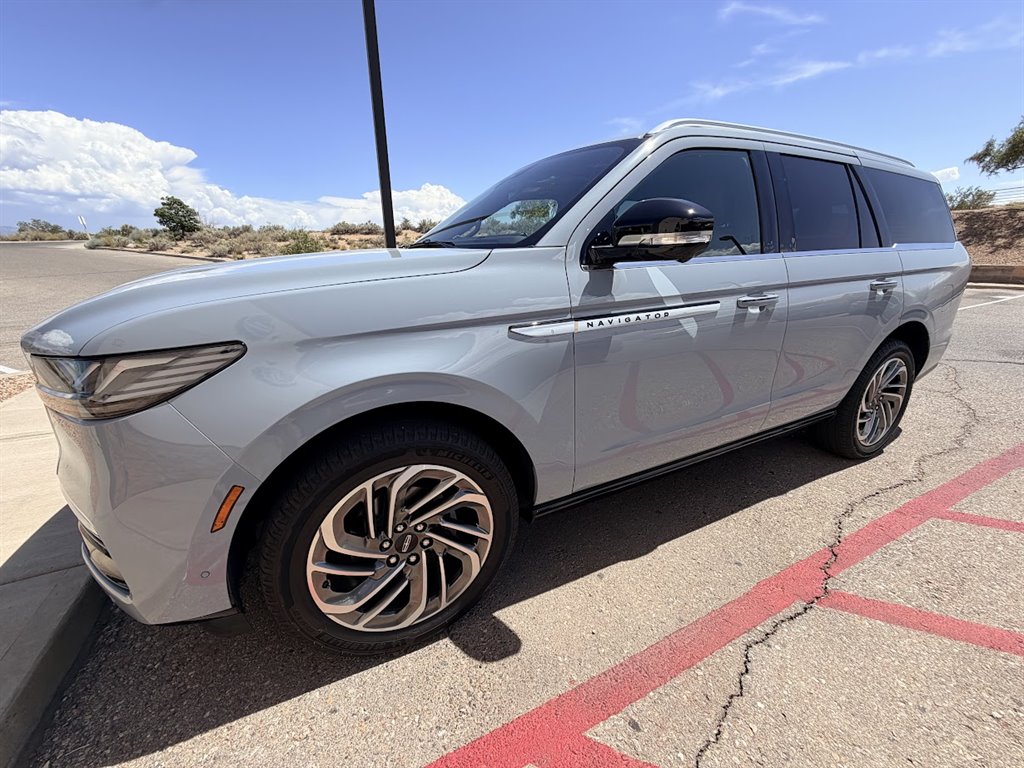 2025 Lincoln Navigator - $79,900