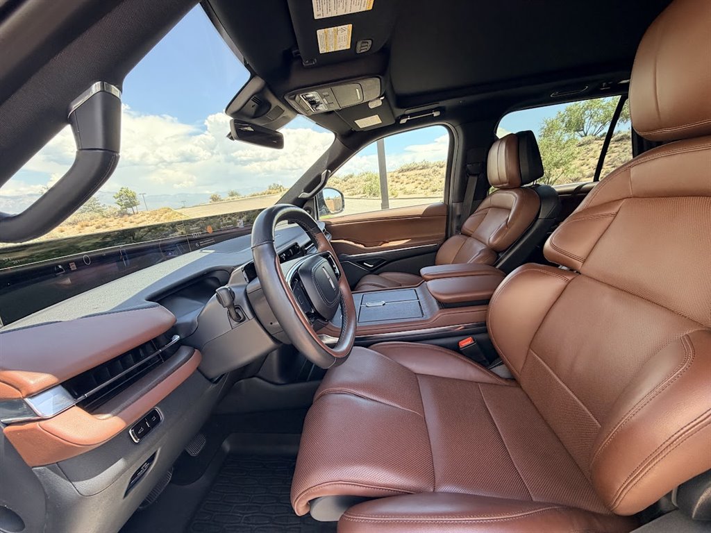 2025 Lincoln Navigator - $79,900