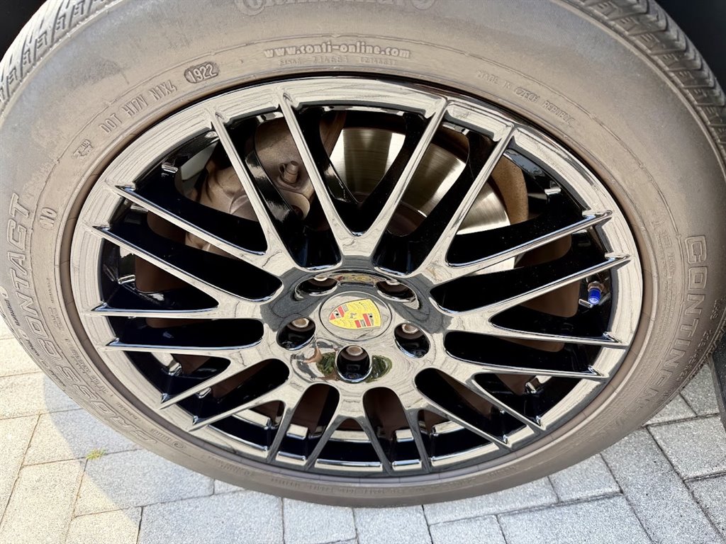 2017 Porsche Cayenne - $19,950