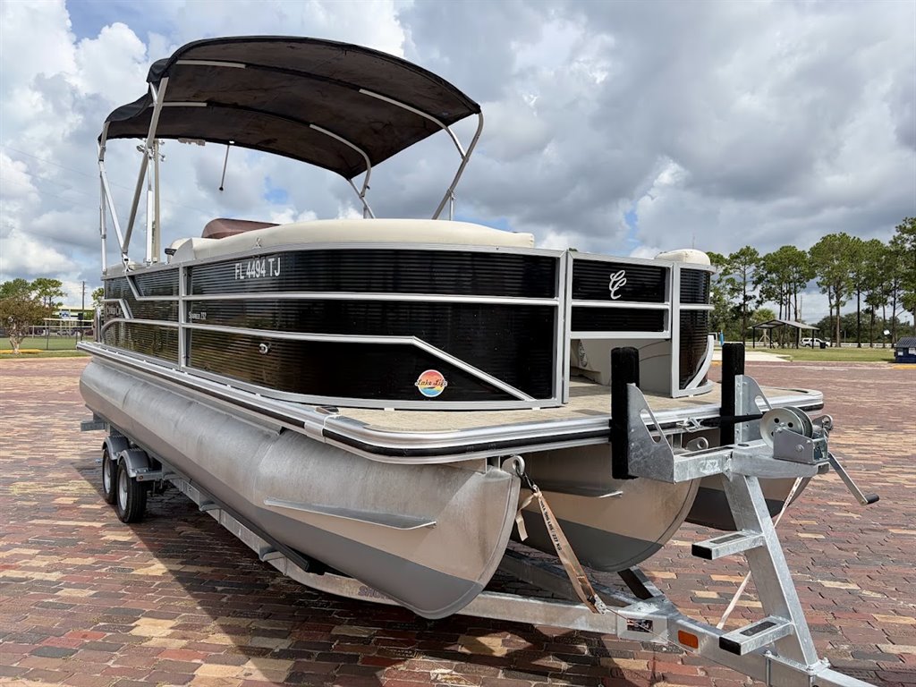 2023 CYPRESS CAY SEABREEZE 232 - $34,500