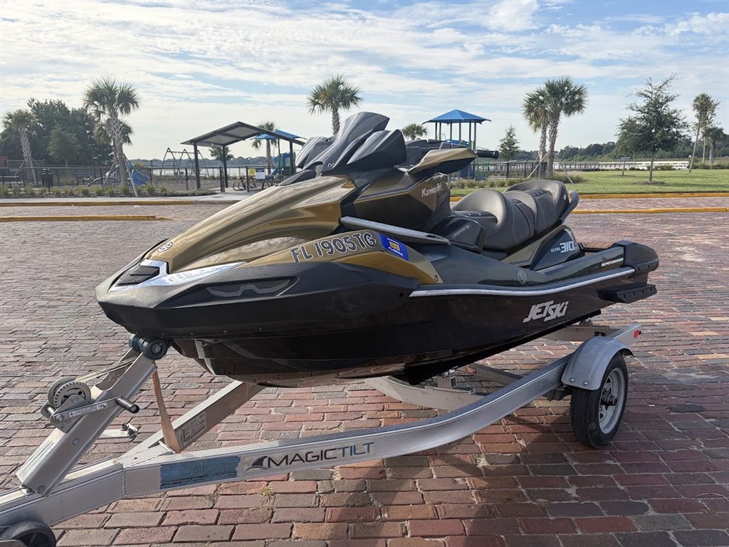 2022 KAWASAKI ULTRA 310 LX - $12,900