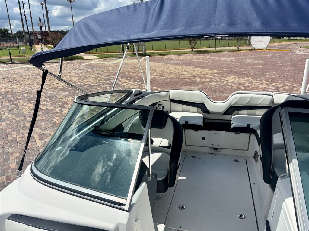 2015 YAMAHA SX 210 - $28,900