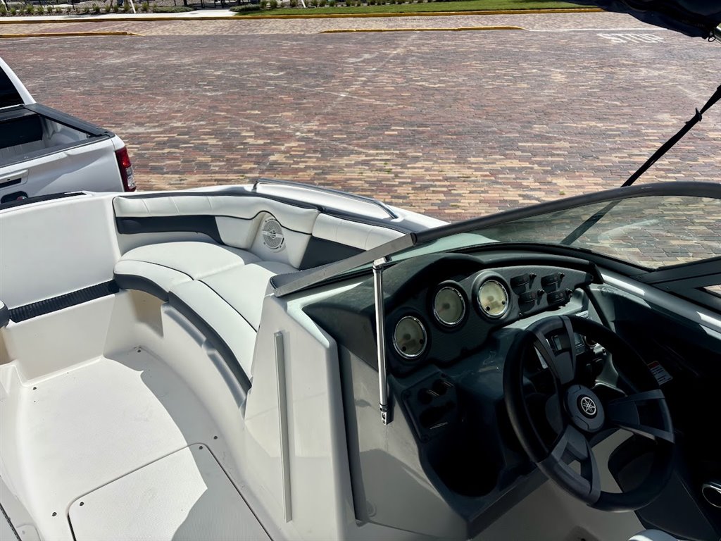 2015 YAMAHA SX 210 - $28,900