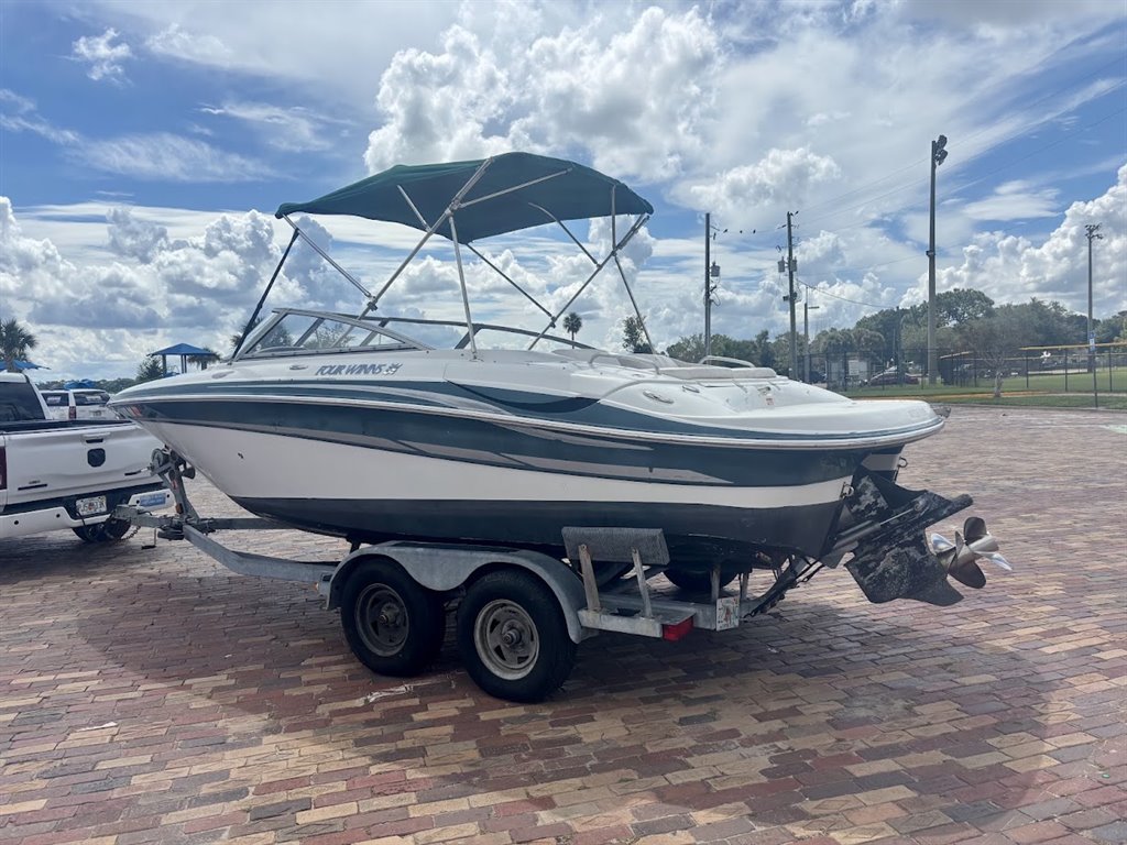 2004 FOUR WINNS 210 HORIZON - $16,900