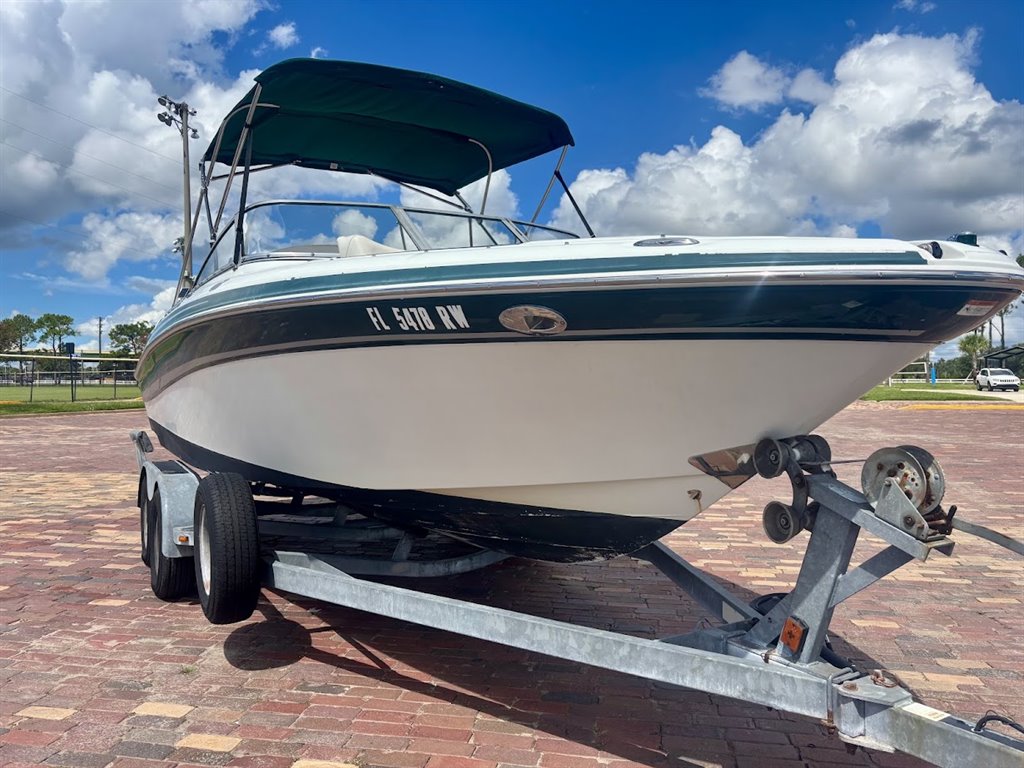 2004 FOUR WINNS 210 HORIZON - $16,900