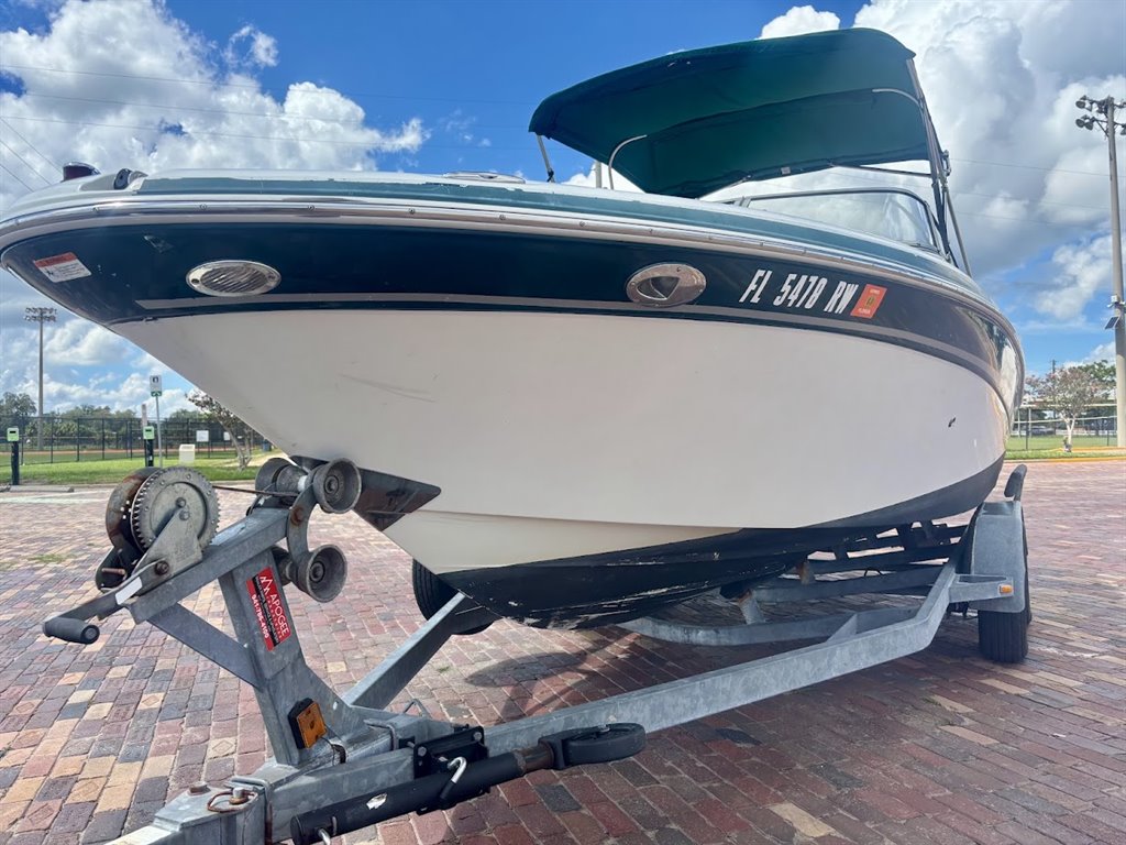 2004 FOUR WINNS 210 HORIZON - $16,900
