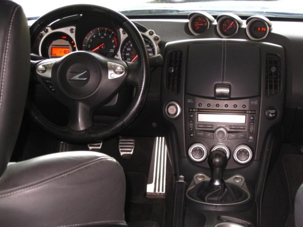 2009 Nissan 370Z Touring photo