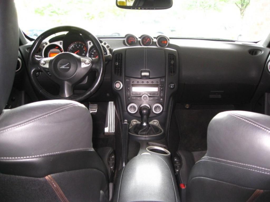 2009 Nissan 370Z Touring photo
