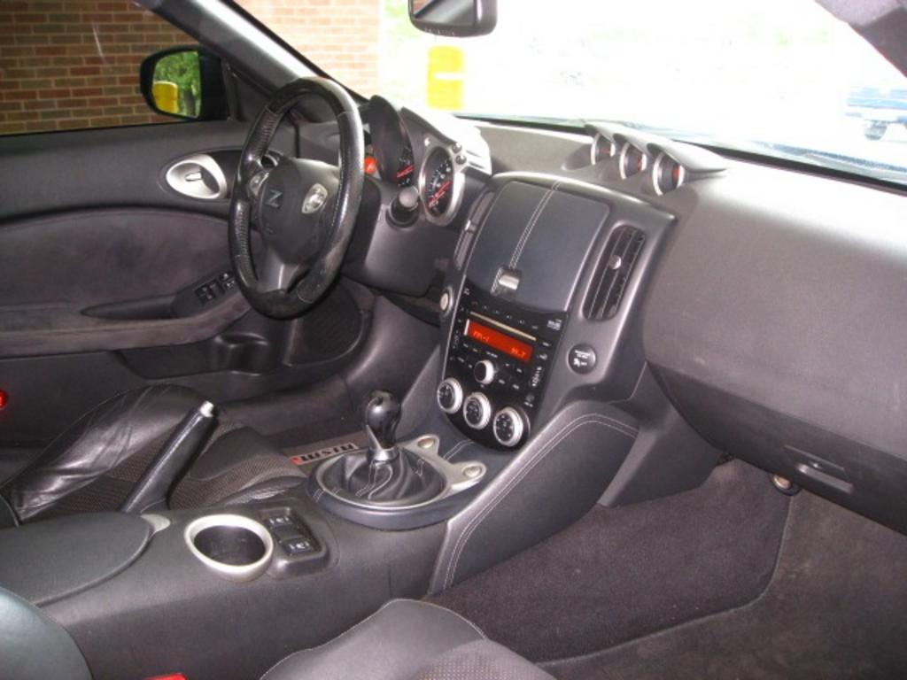 2009 Nissan 370Z Touring photo