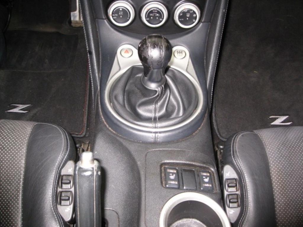 2009 Nissan 370Z Touring photo