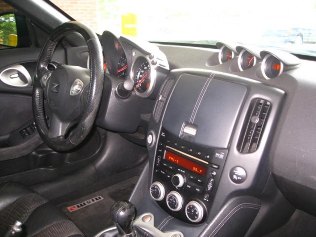 2009 Nissan 370Z Touring photo