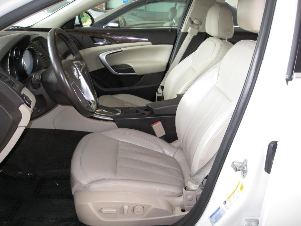 2013 Buick Regal Premium 1 photo