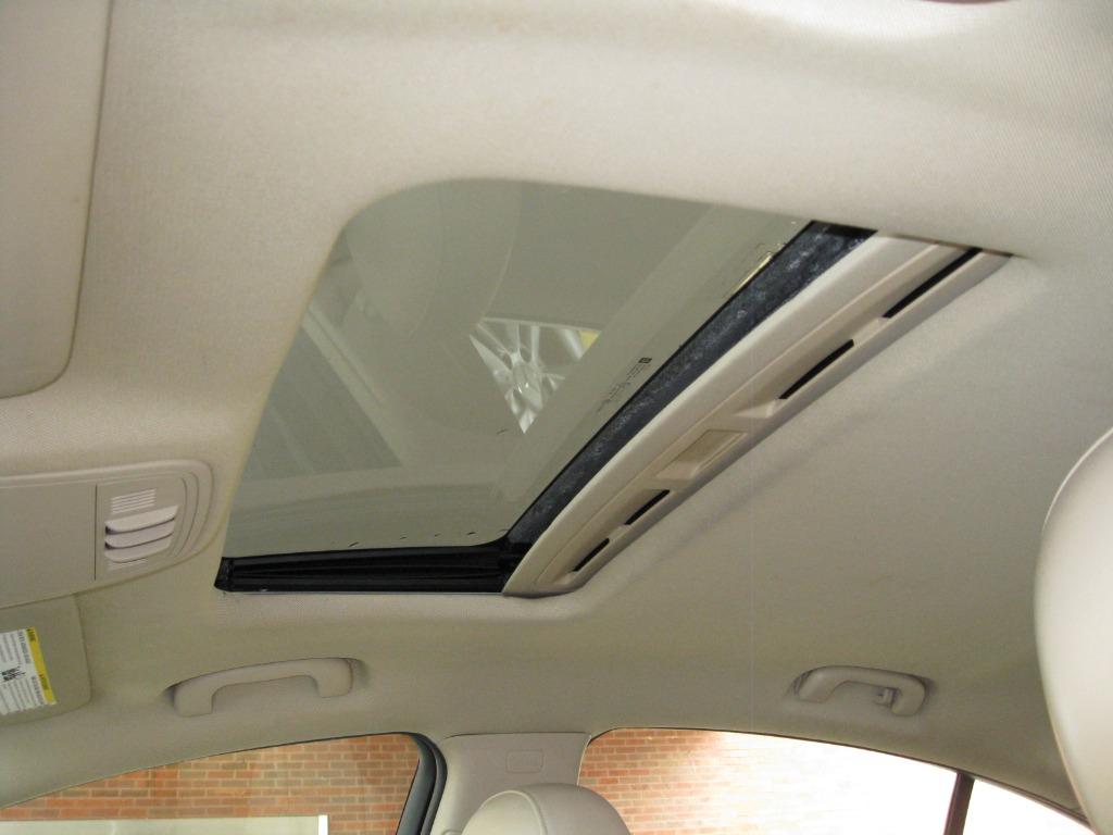 2013 Buick Regal Premium 1 photo