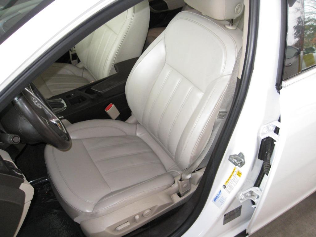 2013 Buick Regal Premium 1 photo