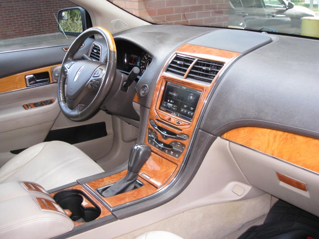 2011 Lincoln MKX photo