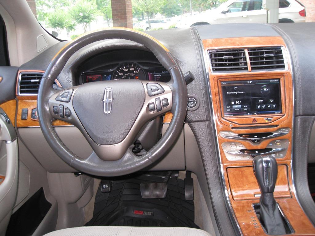 2011 Lincoln MKX photo