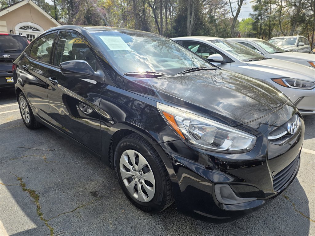 2016 Hyundai Accent SE Sedan FWD