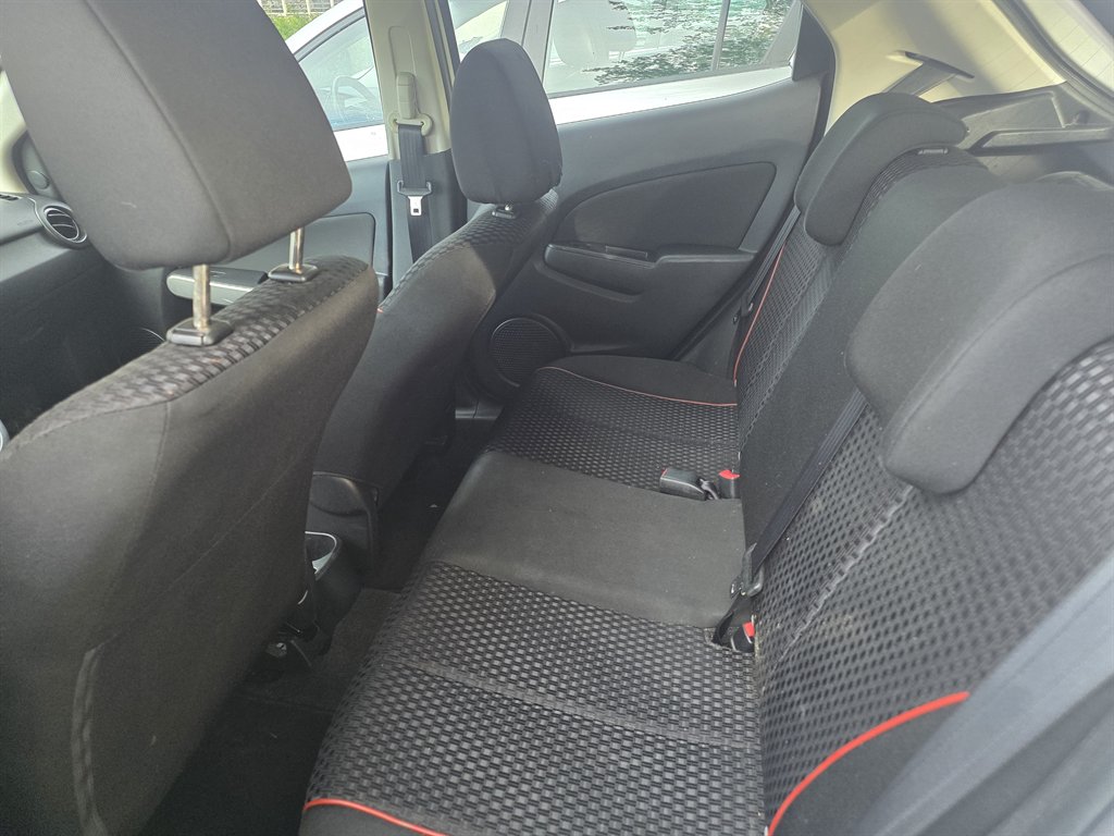 2013 MAZDA MAZDA2