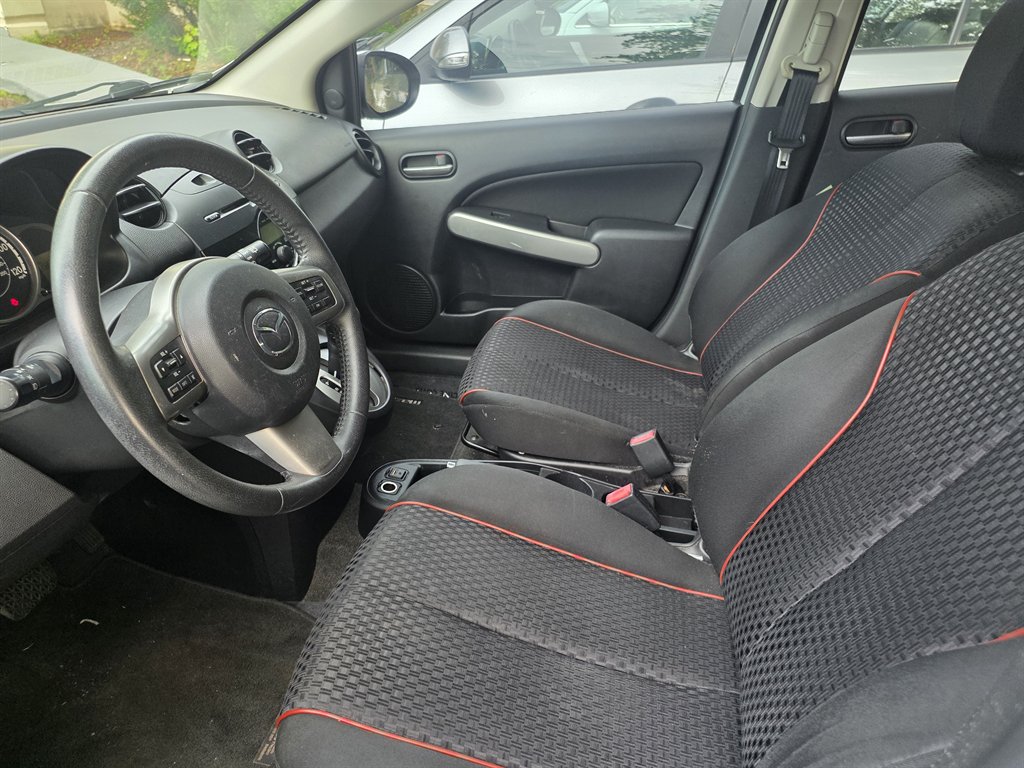 2013 MAZDA MAZDA2