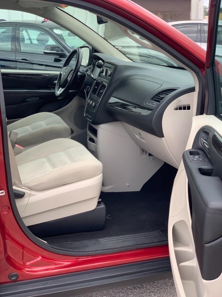 2015 Dodge Grand Caravan - $6,990