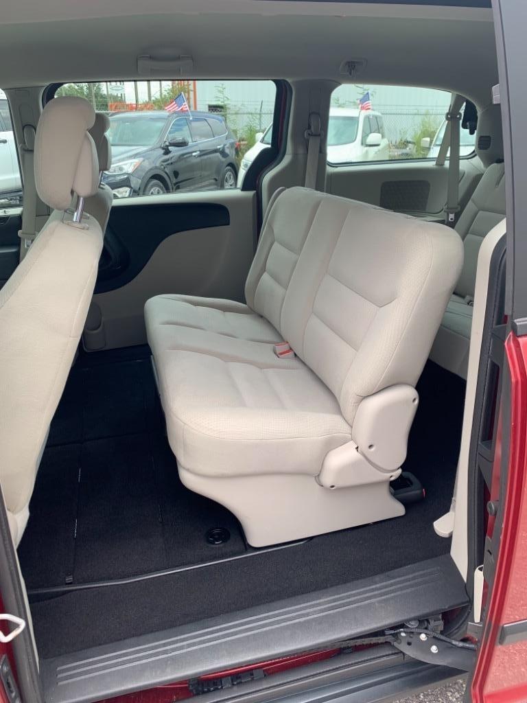 2015 Dodge Grand Caravan - $6,990