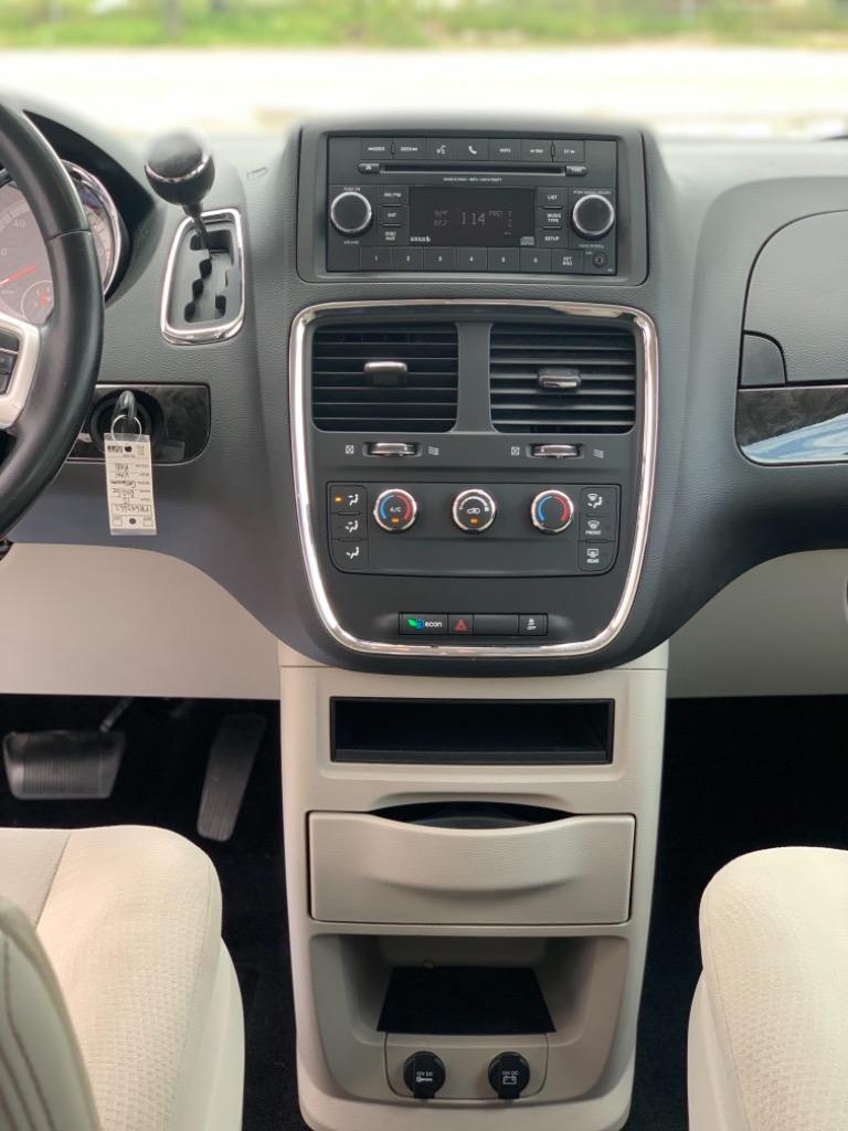 2015 Dodge Grand Caravan - $6,990