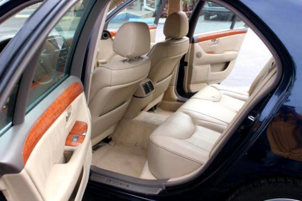 2006 Lexus LS - $10,995
