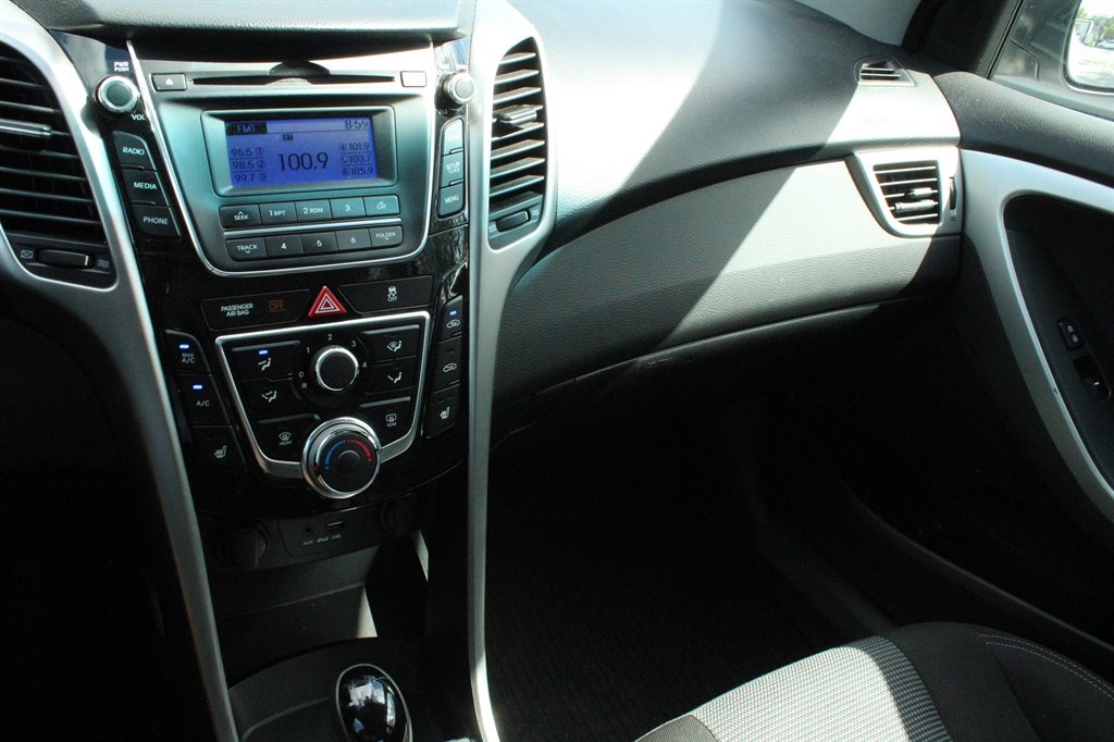 2016 Hyundai Elantra - $7,995