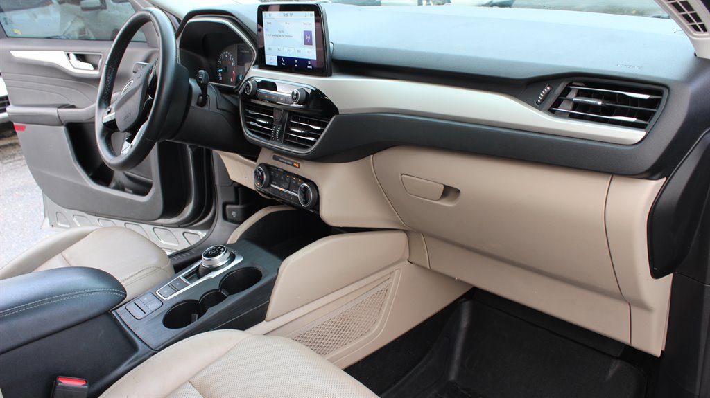 2022 Ford Escape - $15,995