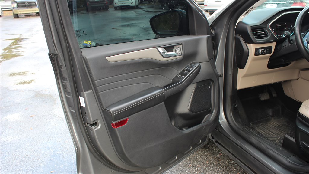 2022 Ford Escape - $15,995