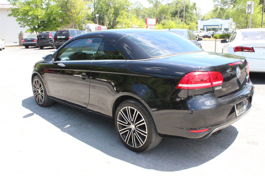 2015 Volkswagen Eos - $11,995