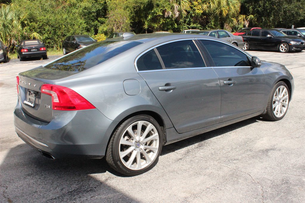 2016 Volvo S60 - $11,995