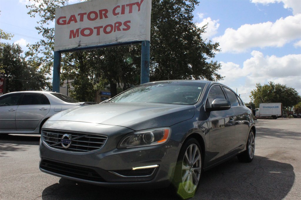2016 Volvo S60 - $11,995