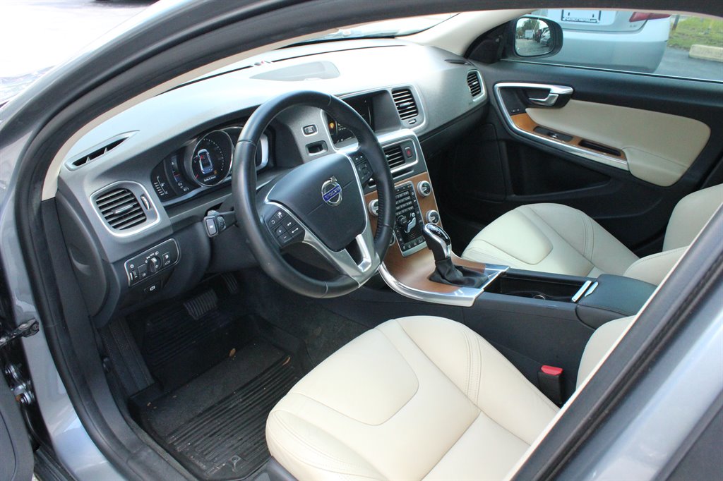 2016 Volvo S60 - $11,995