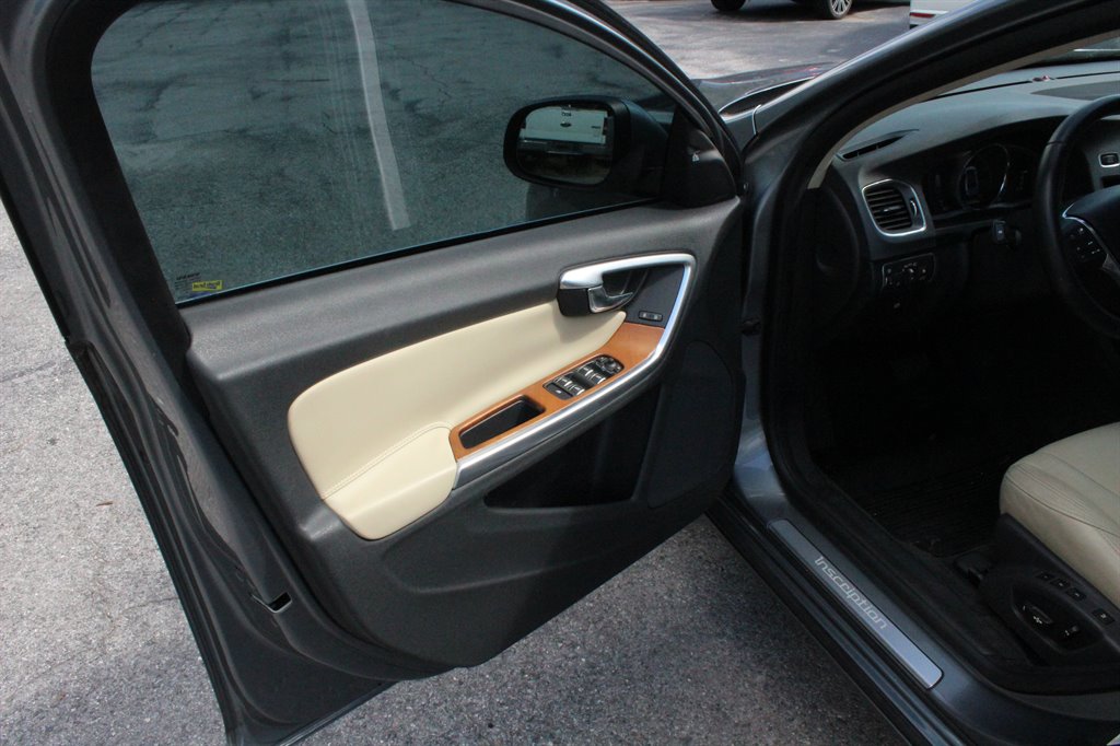 2016 Volvo S60 - $11,995