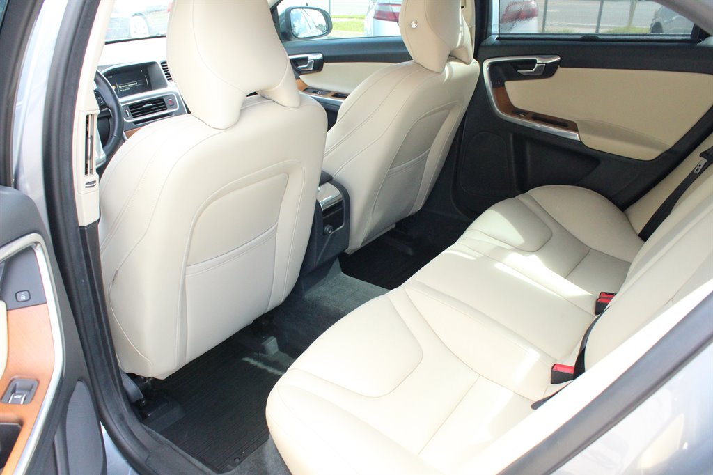 2016 Volvo S60 - $11,995