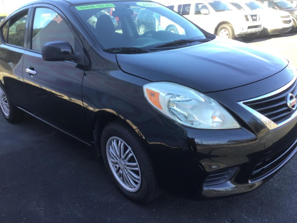 2014 Nissan Versa 1.6 S photo