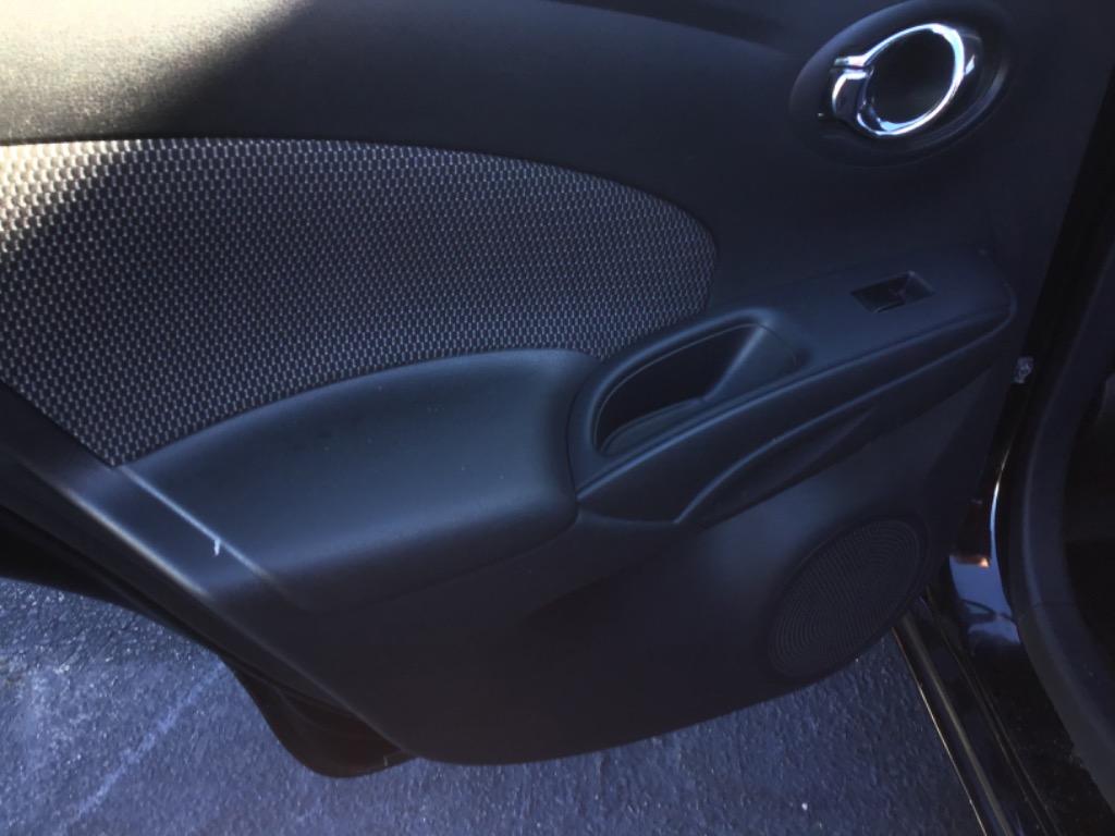 2014 Nissan Versa 1.6 S photo