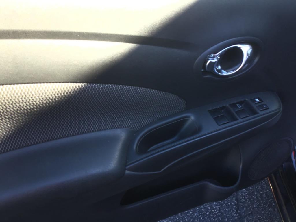 2014 Nissan Versa 1.6 S photo