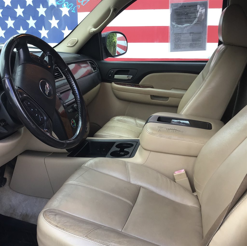 2007 Chevrolet Suburban LS 1500 photo