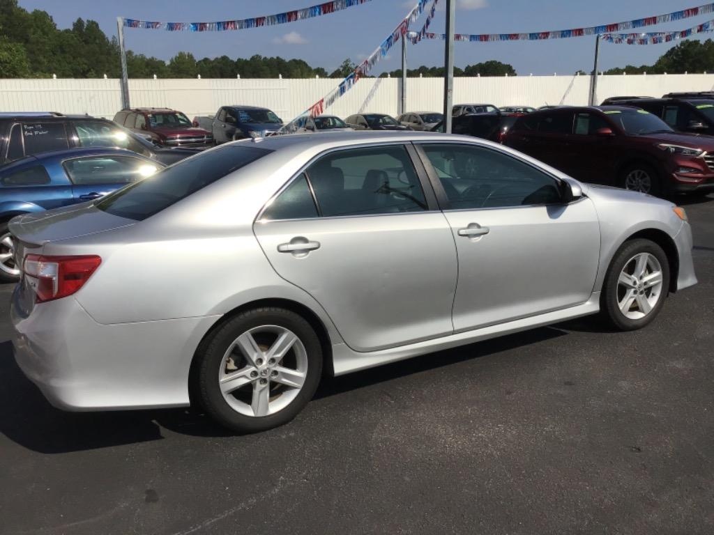 2014 Toyota Camry L photo