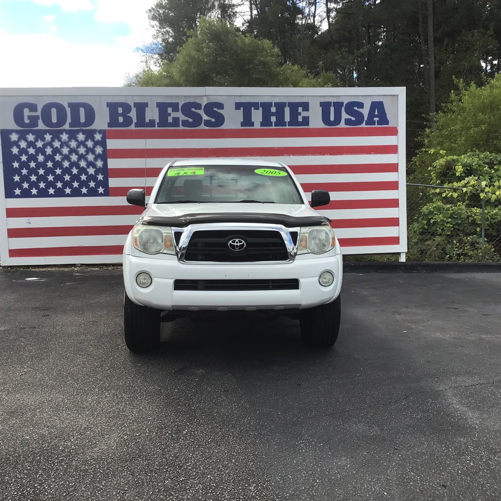 2005 Toyota Tacoma V6 photo